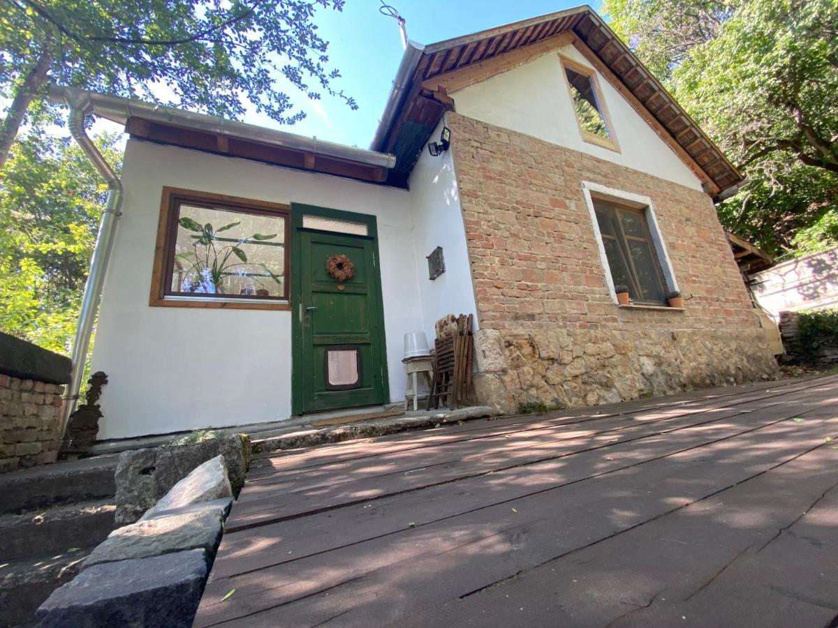 Rustic Cottage & Garden Retreat On Buda Hilltop Budapest Eksteriør bilde